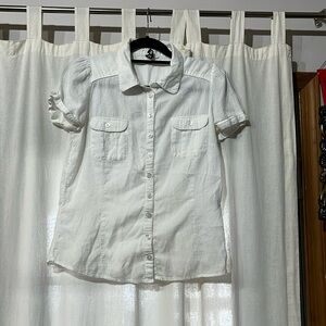 Divided short sleeved blouse